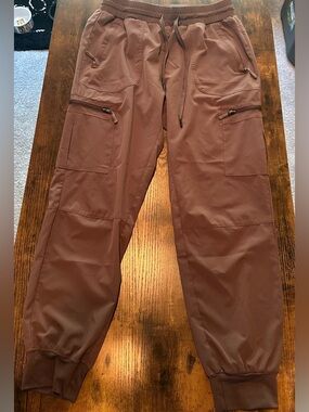 Women’s drawstring Cargo Jogger Pants in Brown - Elastic Waist & 5 Zip Pockets
